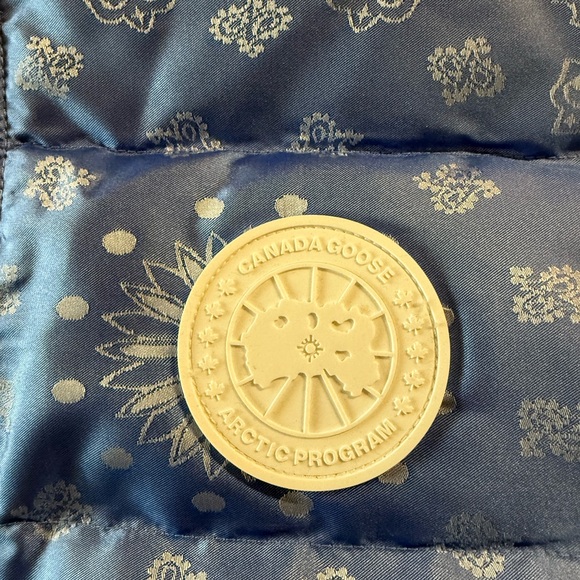 Concepts Canada Goose collab vest XL new with tags blue bandana print - Picture 3 of 13